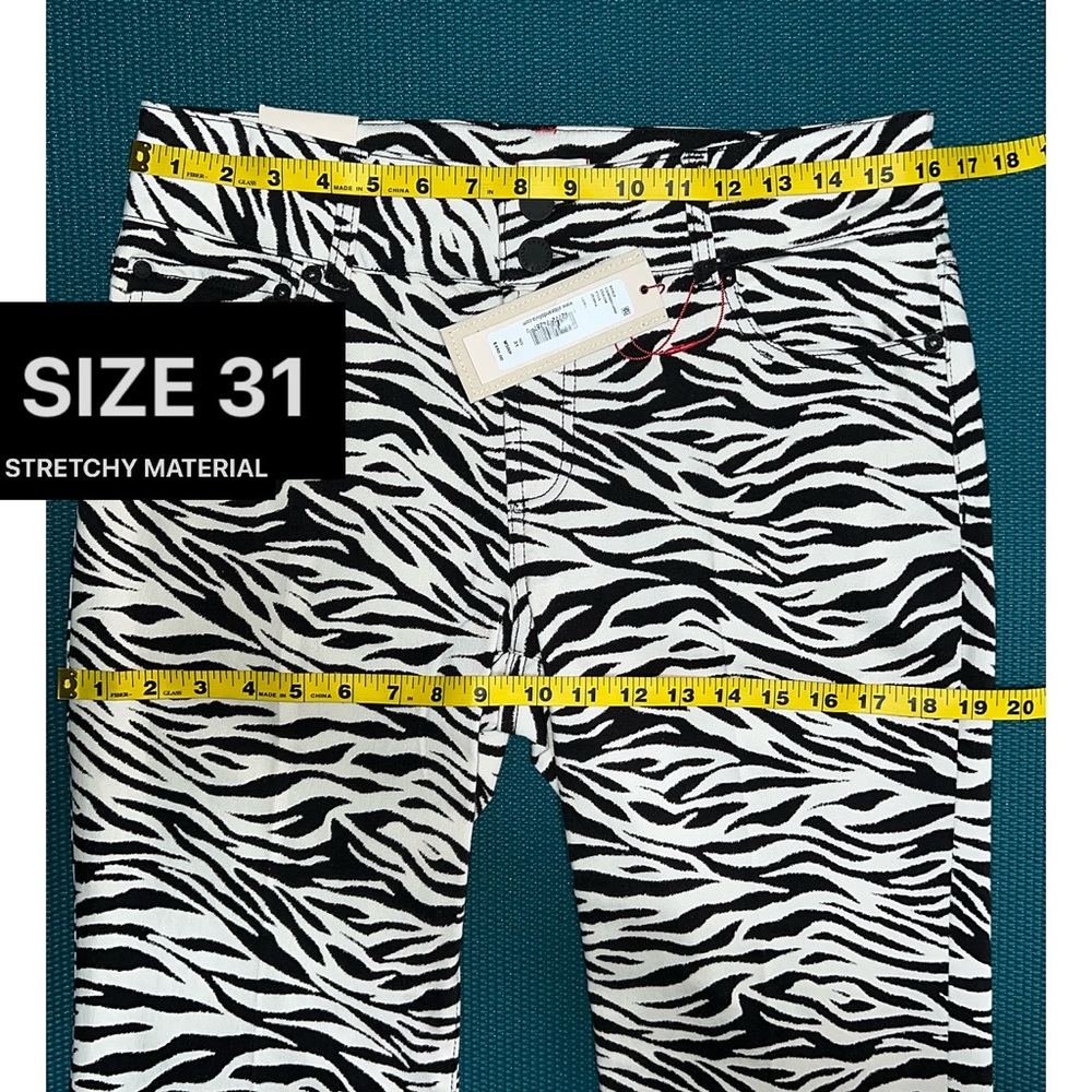 Alice + Olivia Stacey Zebra Striped Low Rise Bell Bottom Jean - Picture 14 of 17